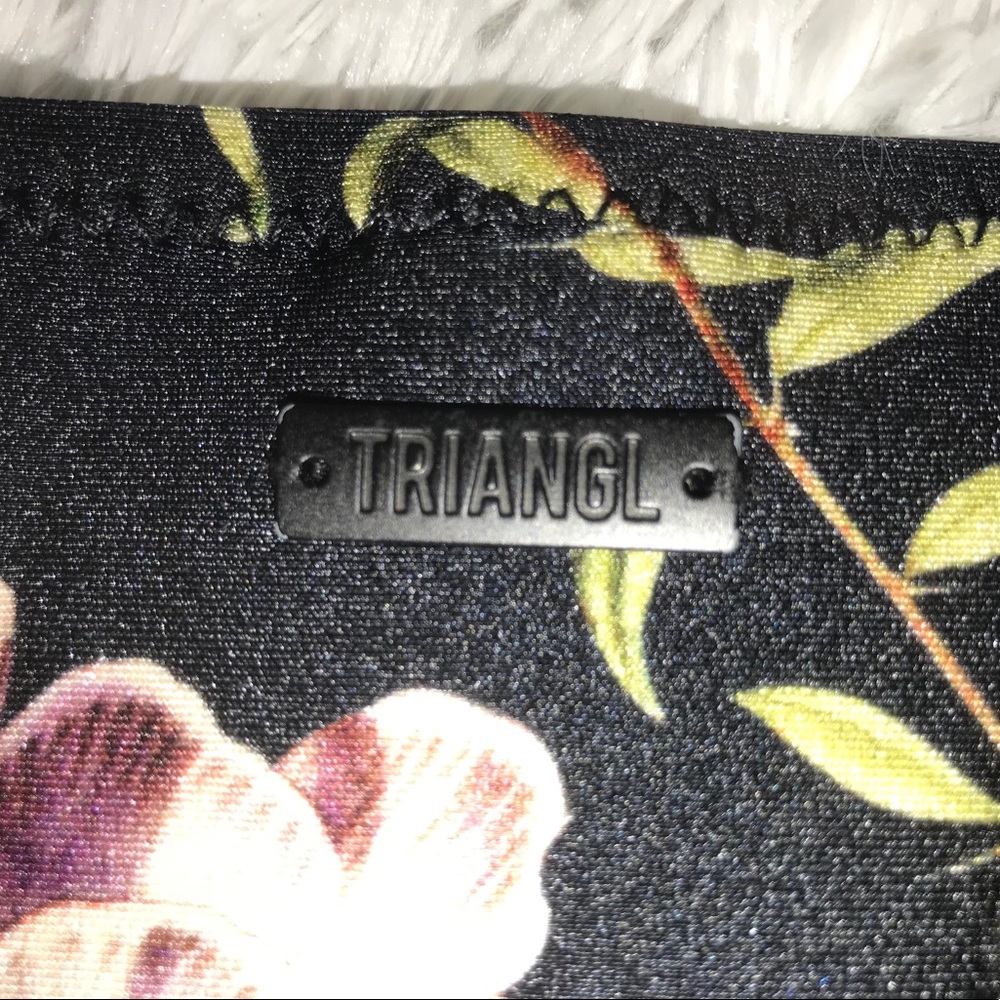Triangl Bikini * CAN BE SOLD SEPARATELY* - Picture 4 of 4
